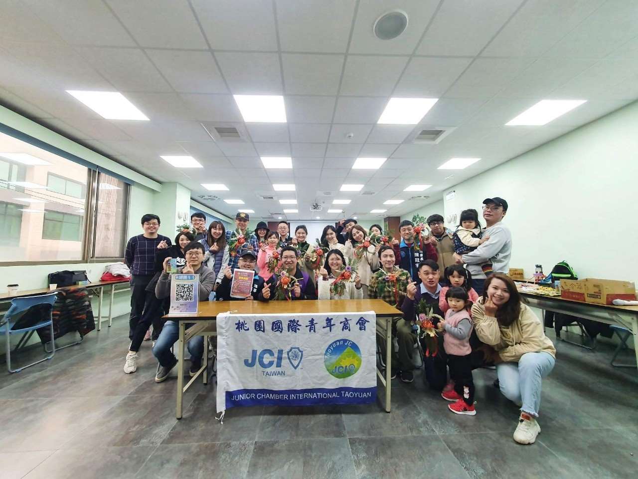 112年度1月份月例會之親子手作開運飾品下午茶會